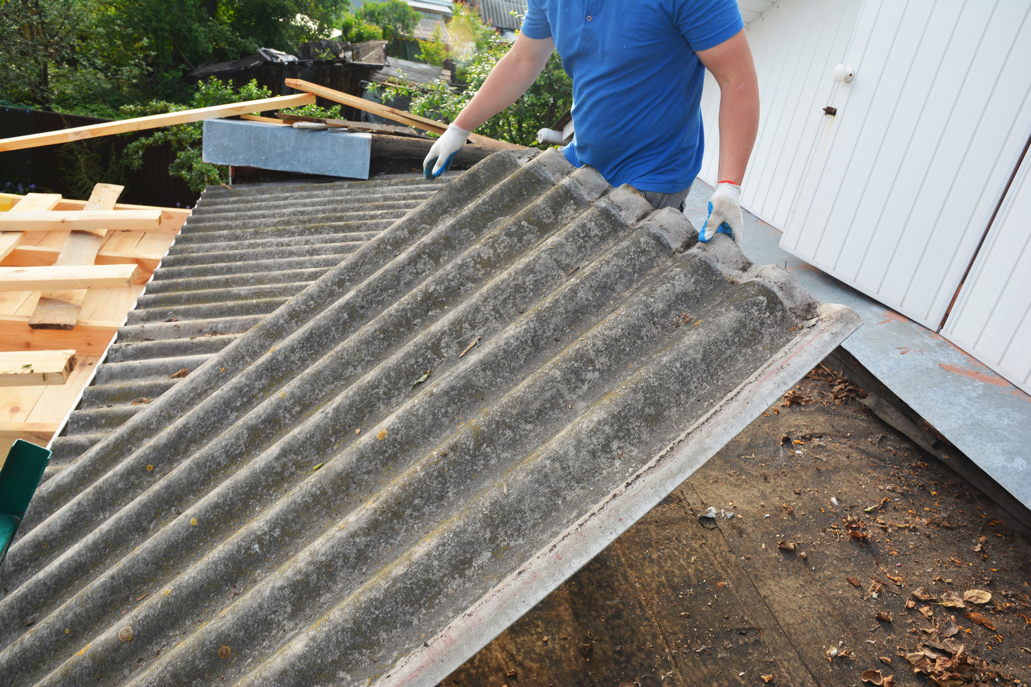 Asbestos roofing sheets removal